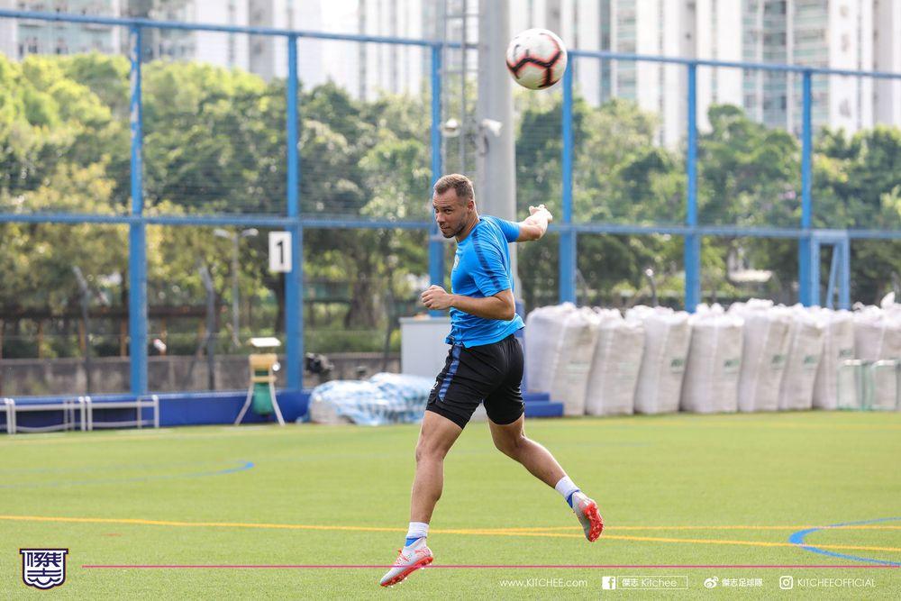 https://cms.kitchee.com/uploads/large_409_A0490_2_5_978f07dfcd.jpg